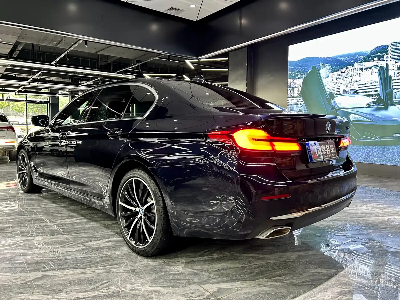 BMW 5 Series 2021 530Li Premium Luxury Package фото 7