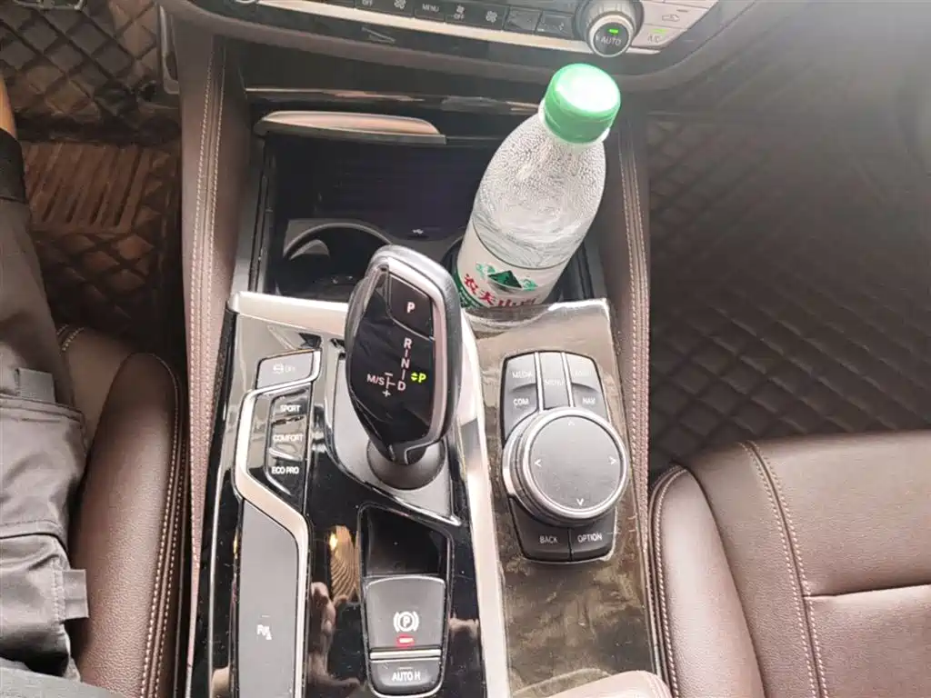 BMW 5 Series 2019 525Li M Sport Package фото 14