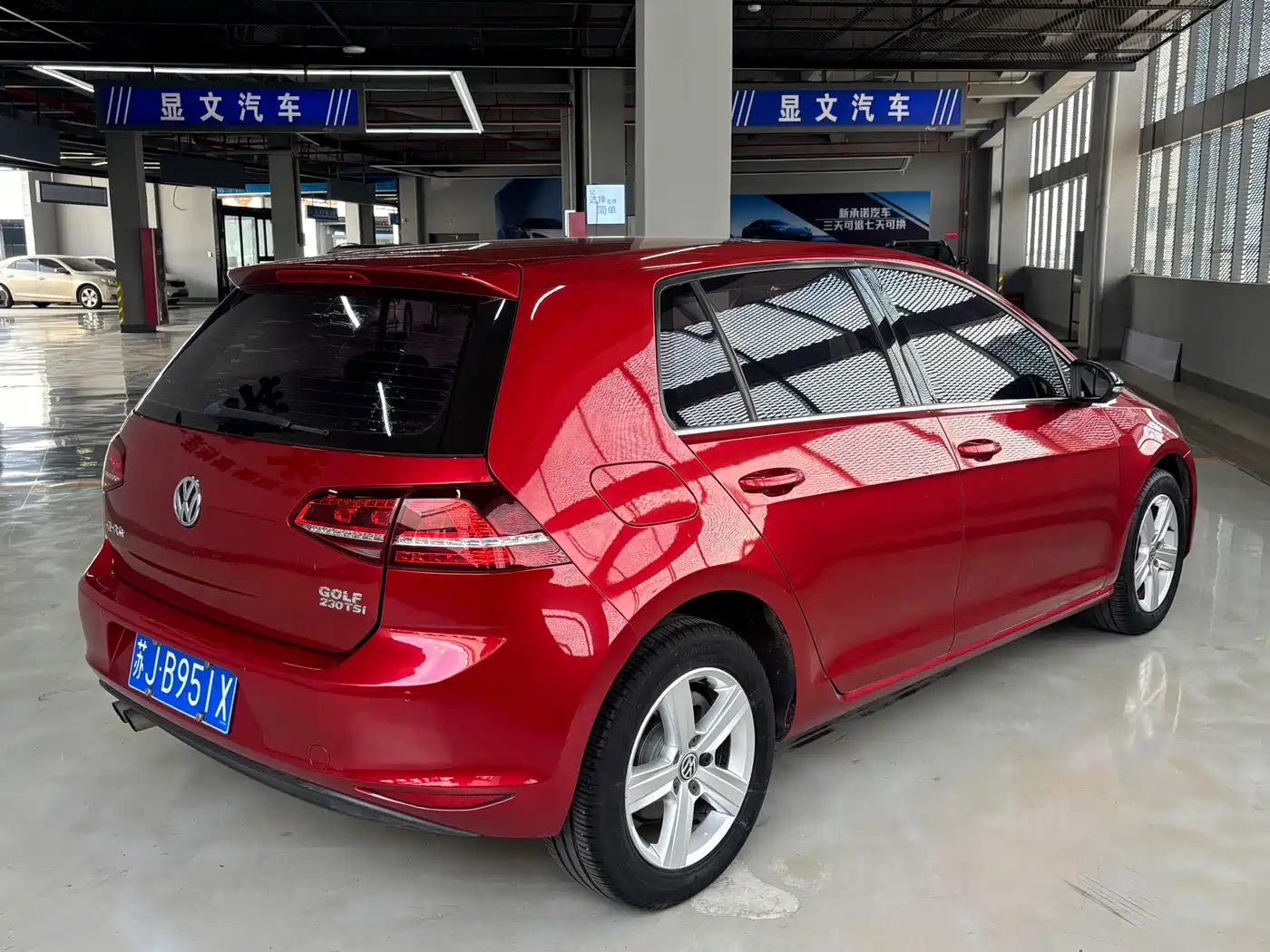 Volkswagen Golf 2017 230TSI Auto Comfort Millionth Anniversary Edition фото 15