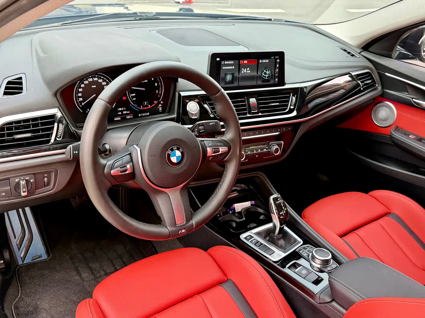 BMW 1 Series 2021 125i M Sport Black Night Edition фото 8