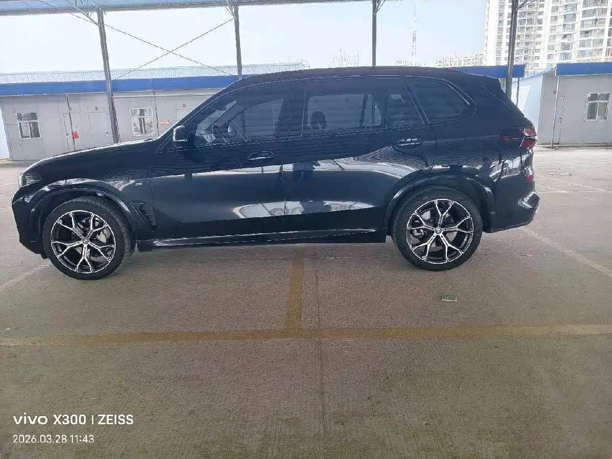 BMW X5 2023 xDrive 30Li Premium M Sport Black Night Package фото 4