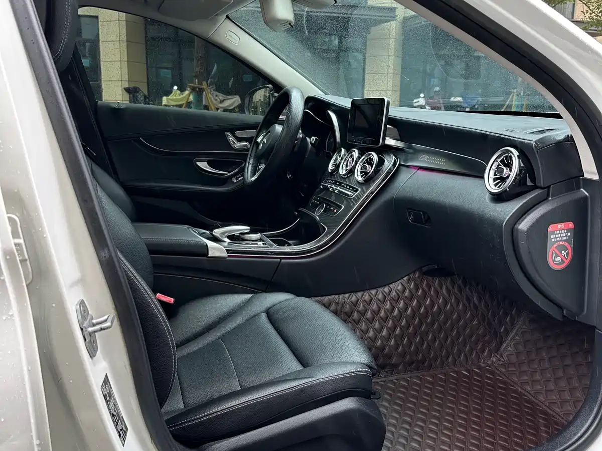 Mercedes-Benz C-Class 2015 C 200 L Sport фото 17
