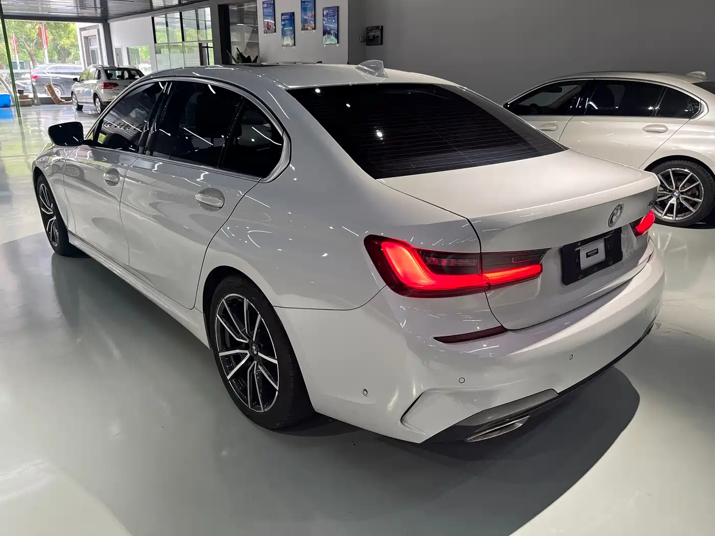 BMW 3 Series 2021 325Li M Sport Package фото 5