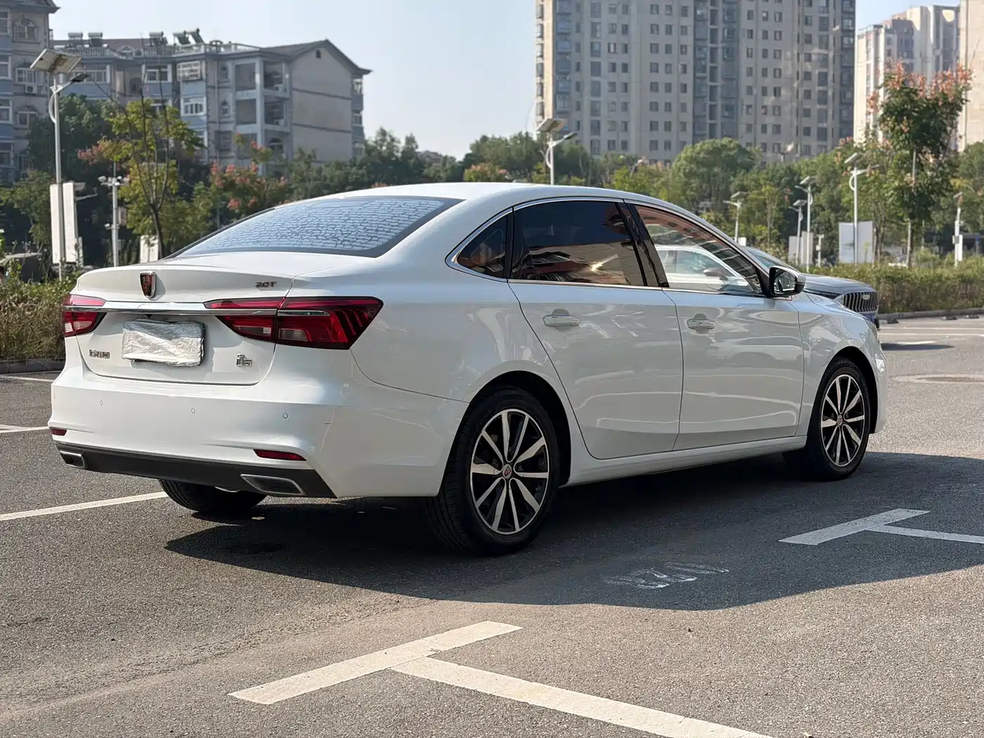 Roewe i6 2018 2018 20T Automatic Internet ZhiXiang Edition