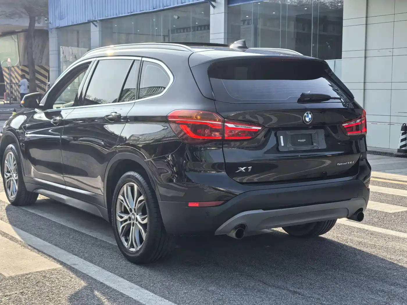 BMW X1 2019 sDrive20Li Leading Model фото 3