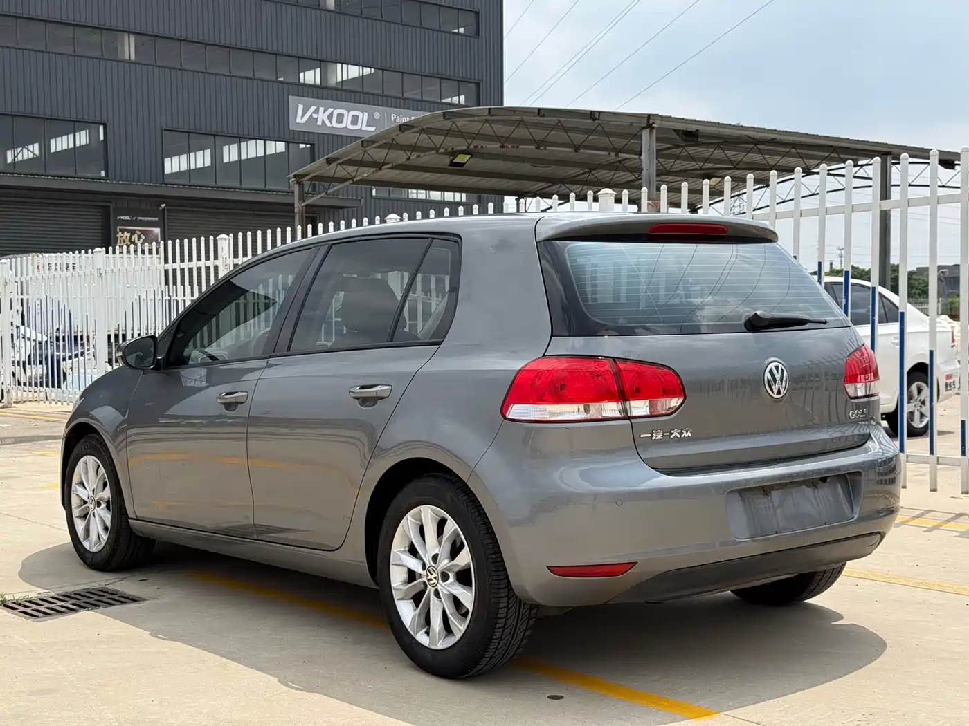 Volkswagen Golf 2011 2011 Model 1.6 Automatic Comfort