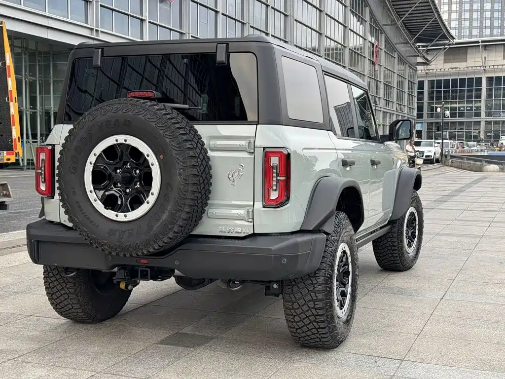 Ford Bronco 2025 2024 2.3T Badlands