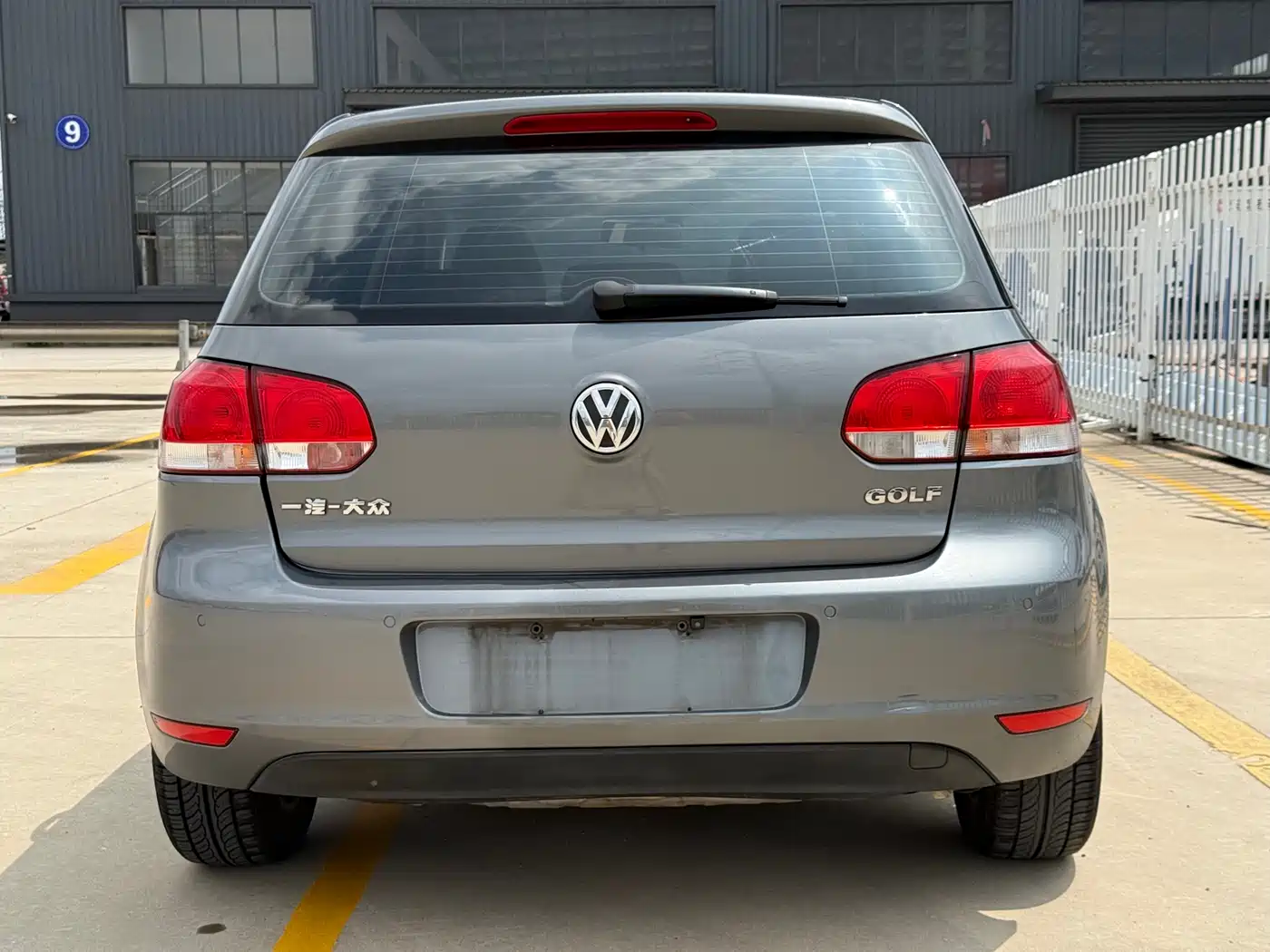 Volkswagen Golf 2011 2011 Model 1.6 Automatic Comfort