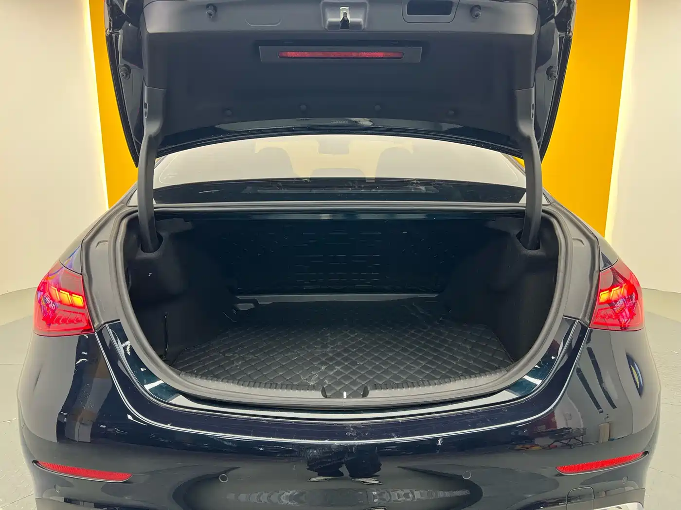 Mercedes-Benz C-Class 2024 C 260 L Sport фото 28