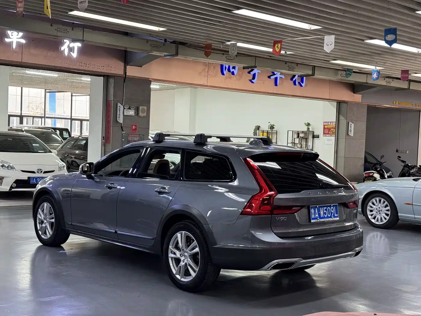 Фото 5 - Volvo V90