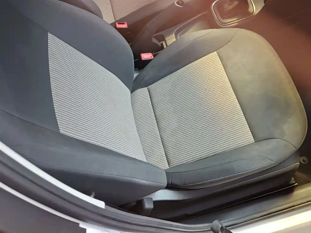 Volkswagen Polo 2016 1.4L Automatic Trend фото 25
