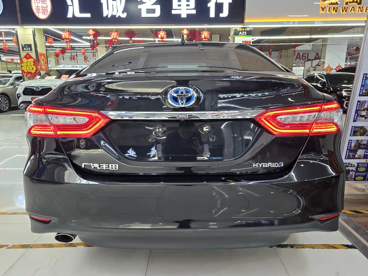 Toyota Camry 2023 Hybrid 2.5HG Luxury Edition фото 7