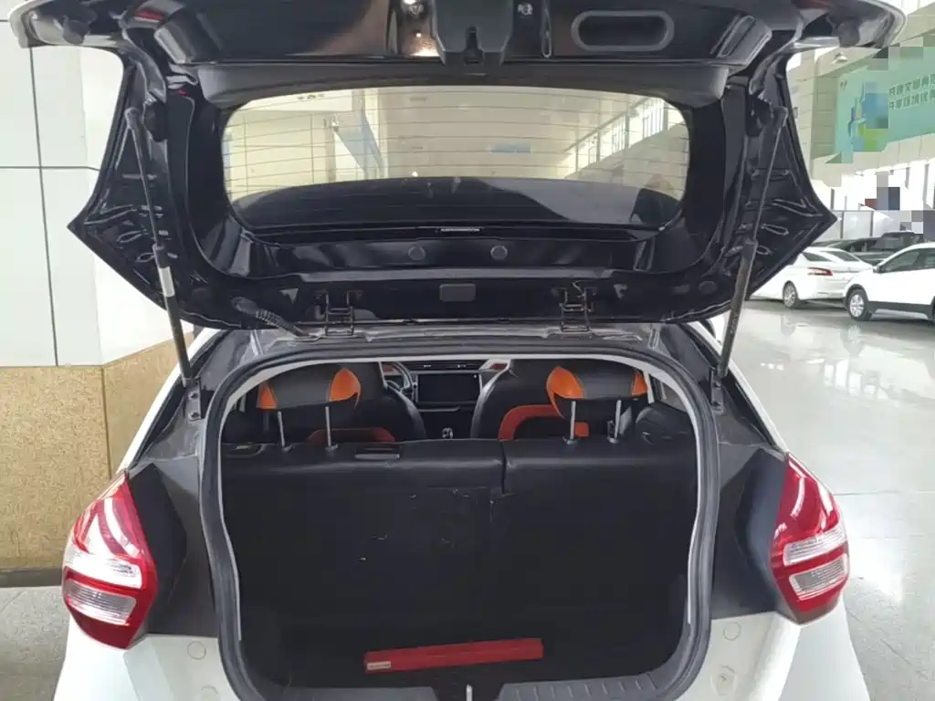 Geely Yuanjing X1 2017 2017 1.3L Auto Fun Edition