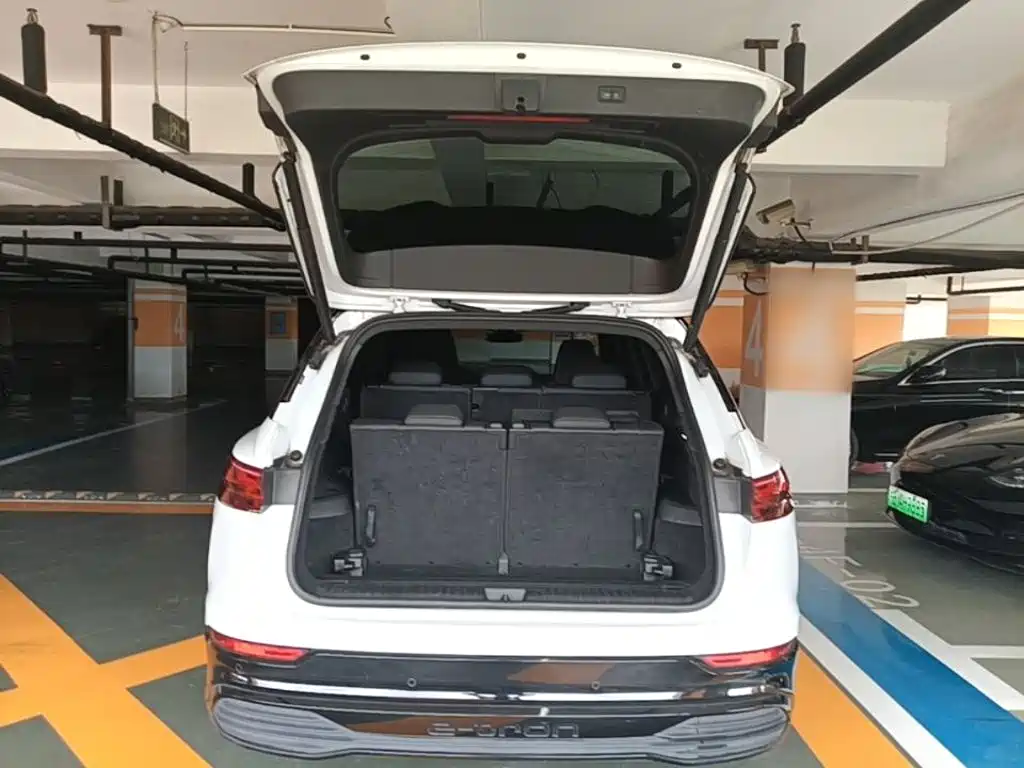 Audi Q5 e-tron 2023 2022 40 e-tron Starlight Mech Suit