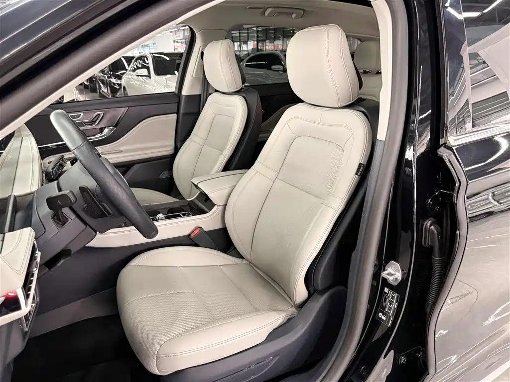 LINCOLN ADVENTURER