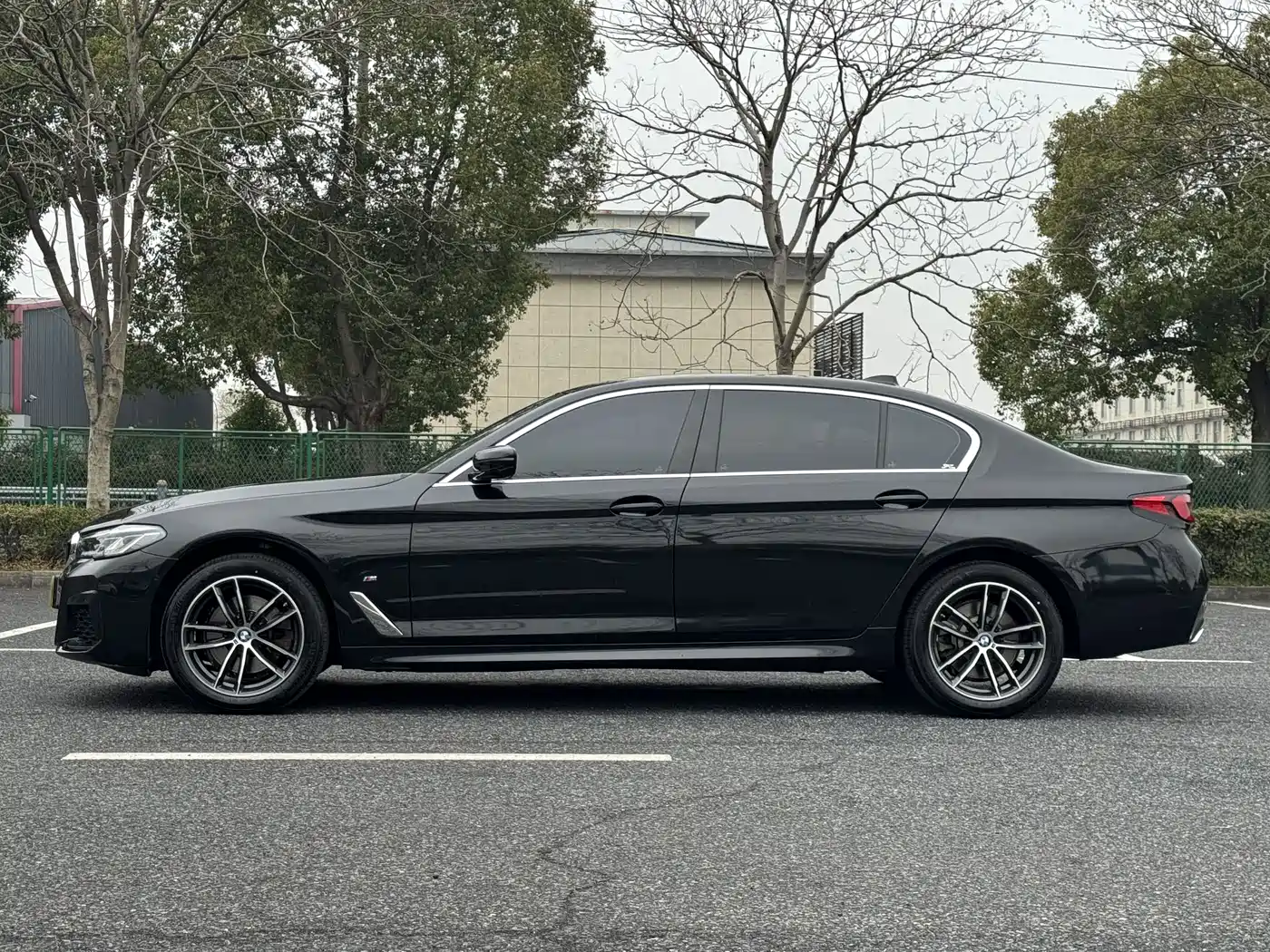 BMW 5 Series 2022 525Li M Sport Package фото 2