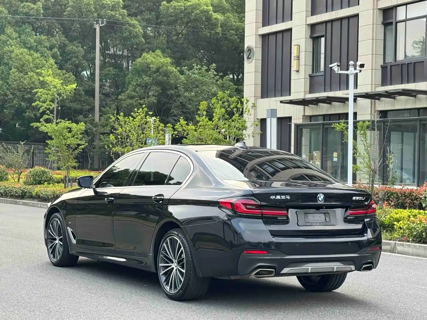 BMW 5 Series 2023 530Li Leading M Sport Package фото 6