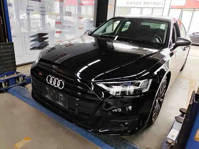 Audi S8 2021
