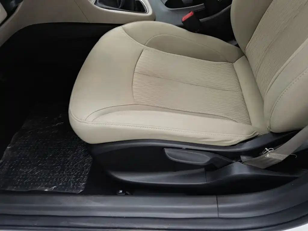 Фото 20 - Buick Excelle
