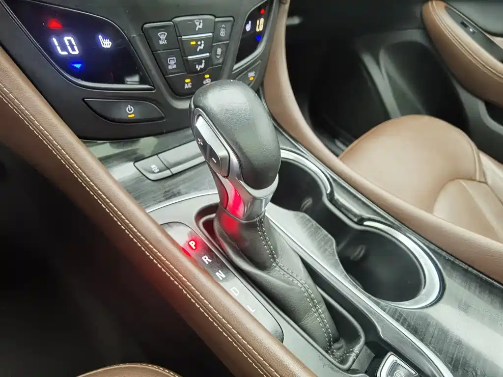 Фото 13 - Buick Envision Plus