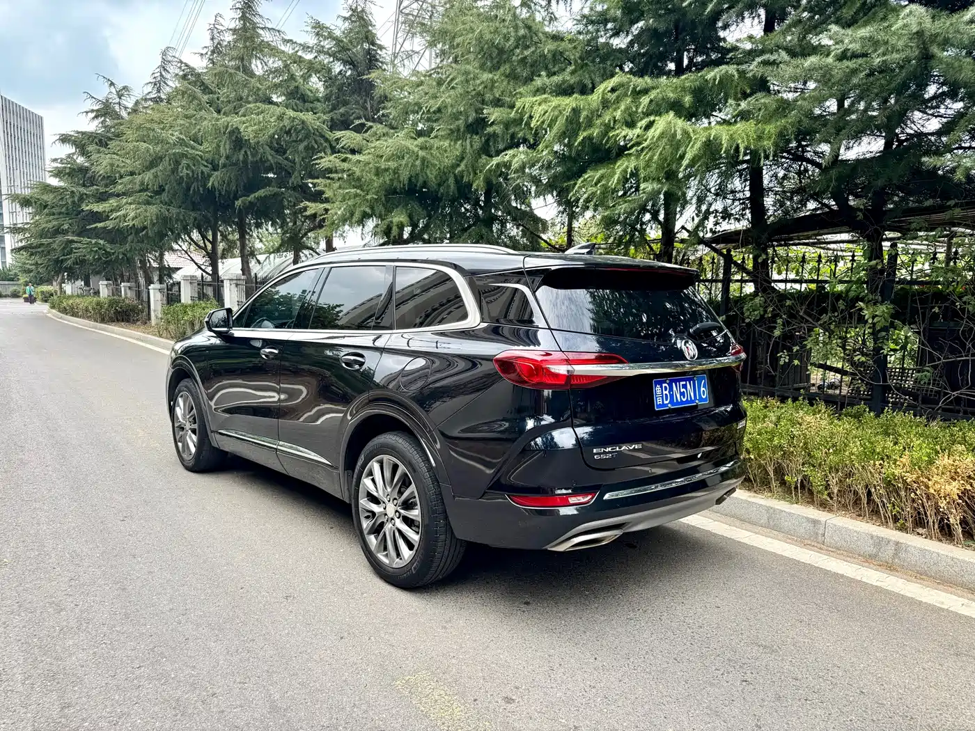 Photo 3 - Buick Enclave