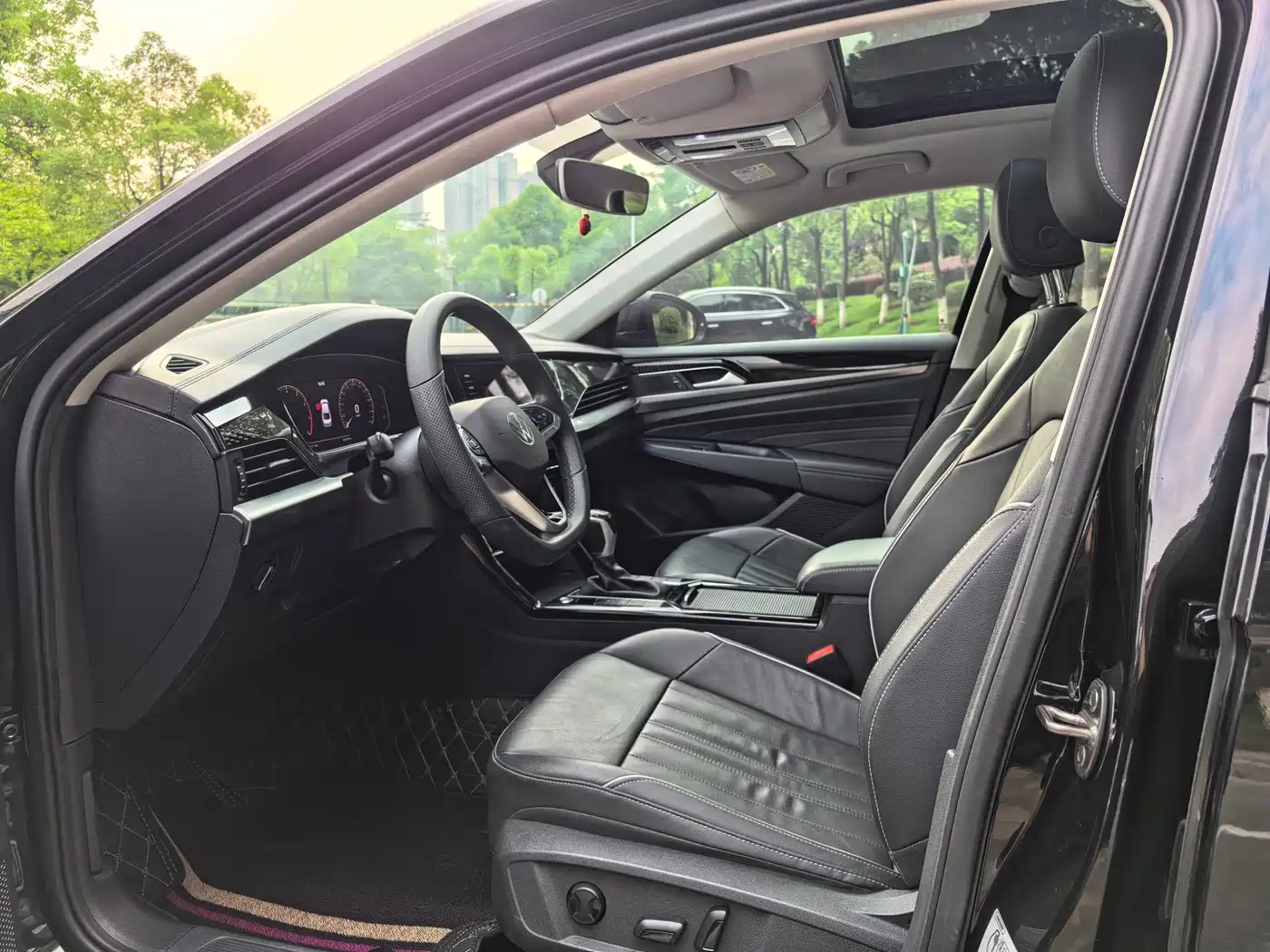 Volkswagen Passat 2022 330TSI Starlight Elite Edition фото 10