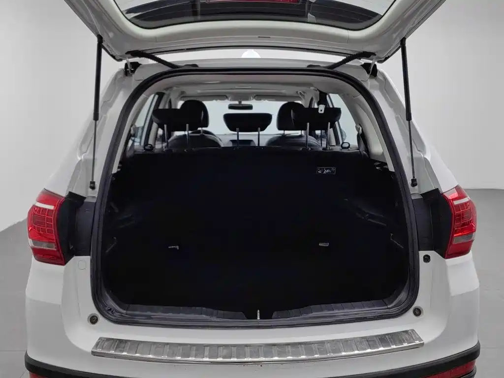 Photo 16 - Haval H6