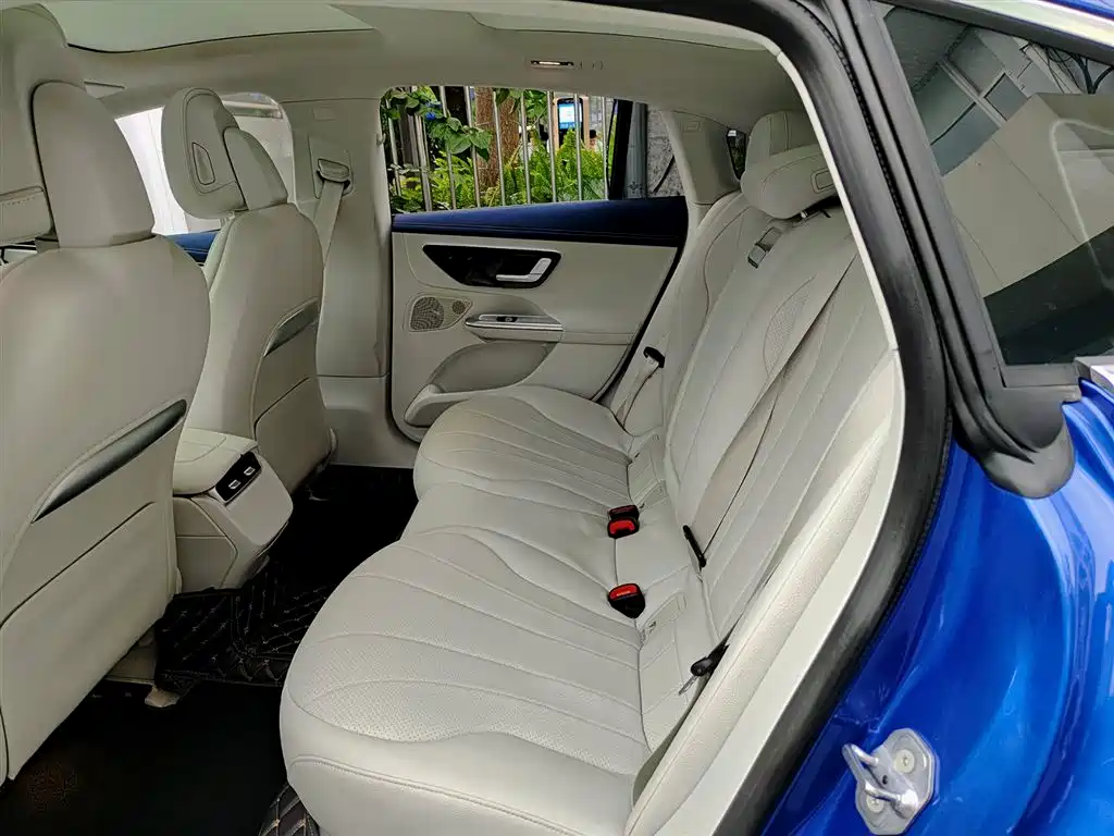 Mercedes-Benz EQE 2022 350 Luxury Edition фото 8