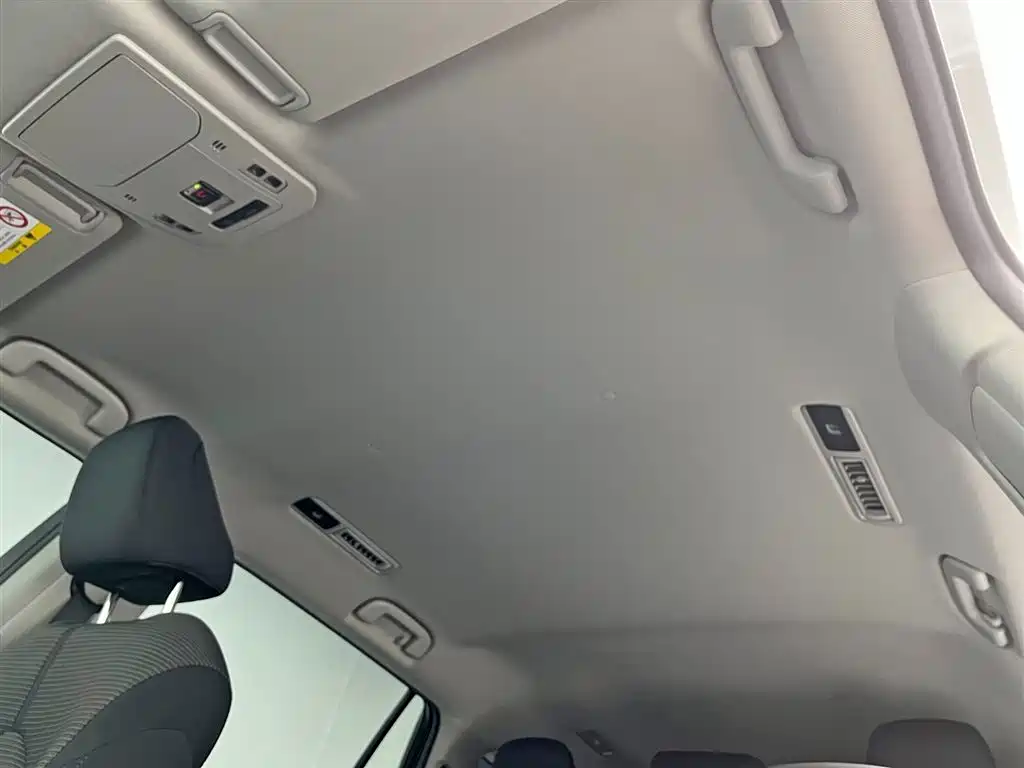 Toyota Highlander 2024 2.5L Smart Hybrid 2WD Elite 5-seater фото 17