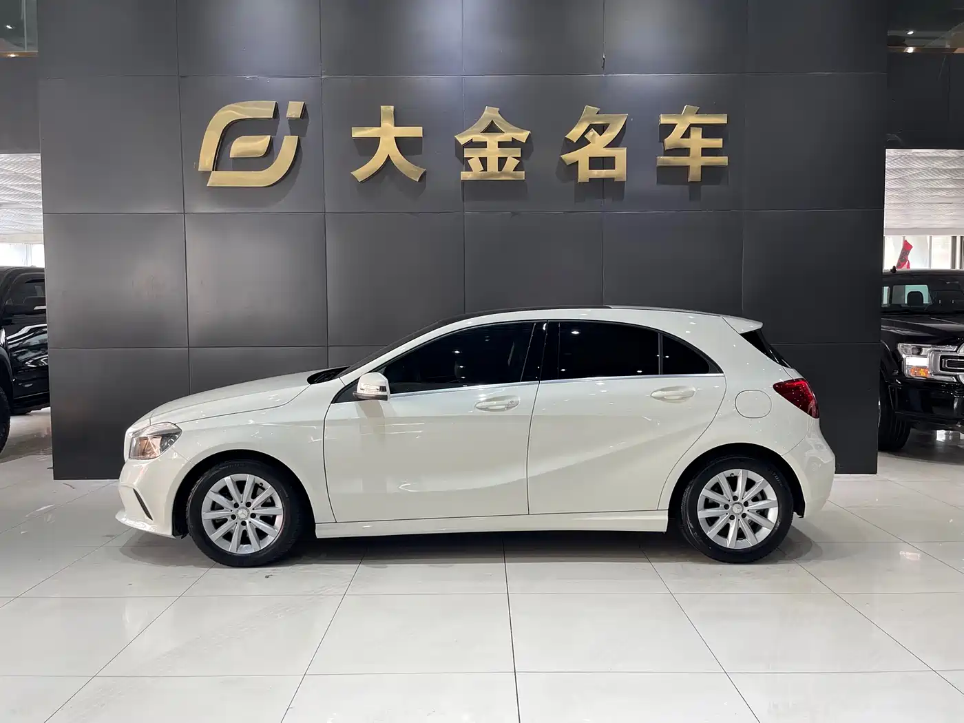 Mercedes-Benz A-Class (Import) 2016 A 180 фото 2