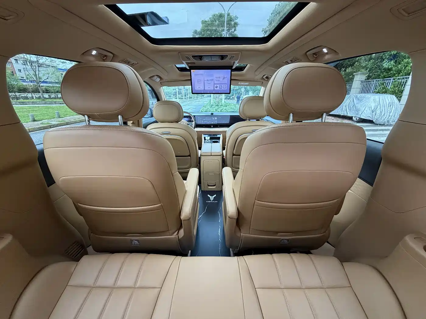 Voyah Auto Voyah Dreamer 2024 PHEV Extended Range Premium Edition фото 12