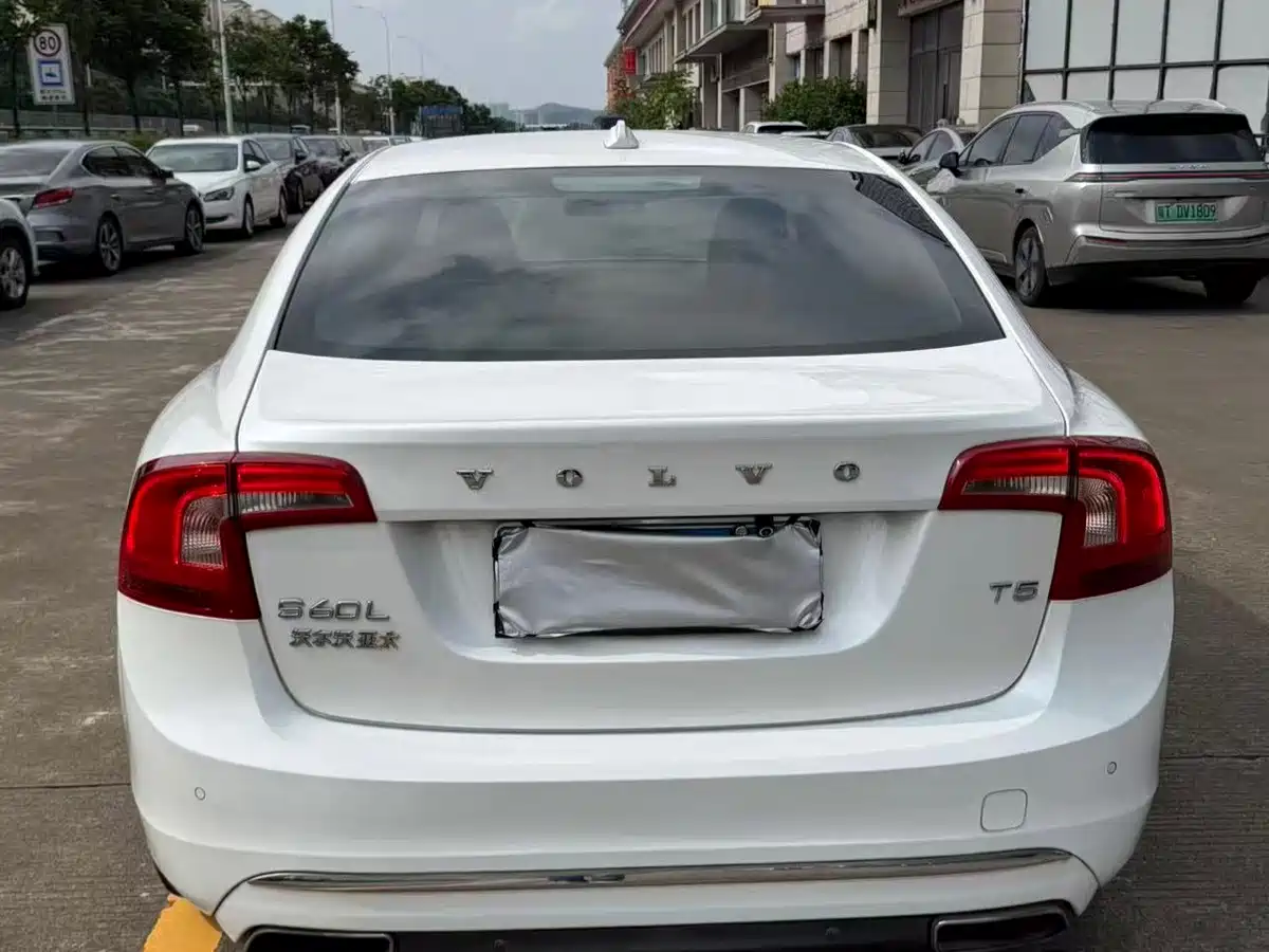 Фото 5 - Volvo S60