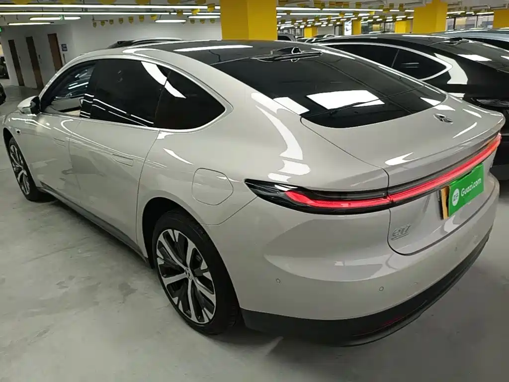 2025 NIO ET7