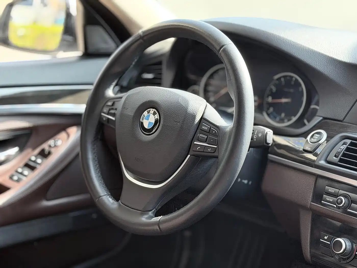 BMW 5 Series 2017 525Li Luxury Design Package фото 4