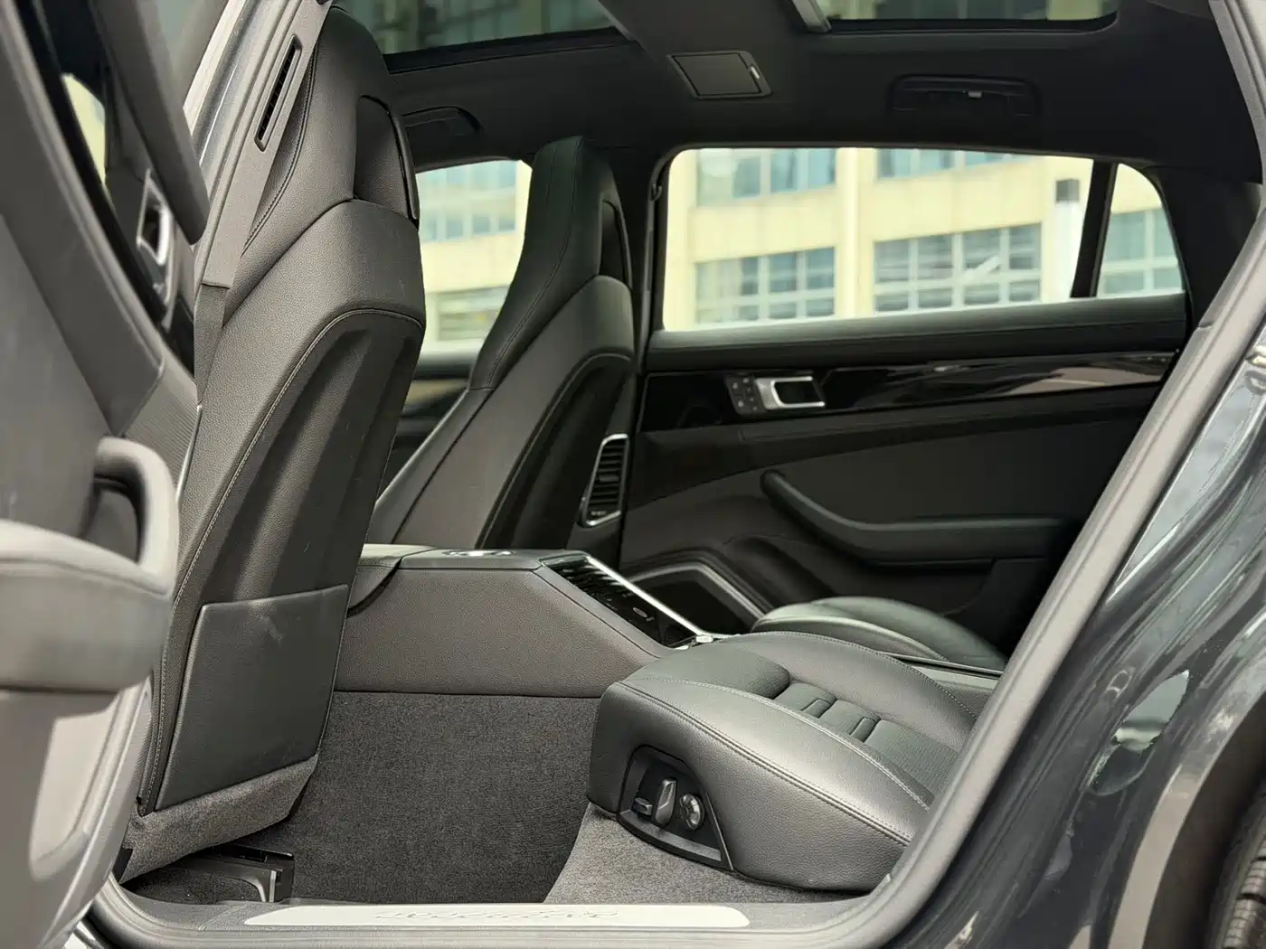 Porsche Panamera 2022 Panamera 4 Executive Long Wheelbase 2.9T фото 6