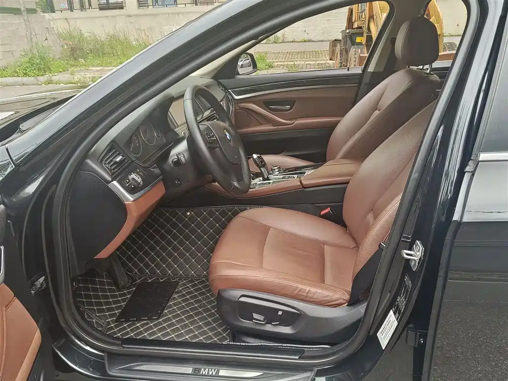 BMW 5 Series 2014 520Li Elegance фото 9