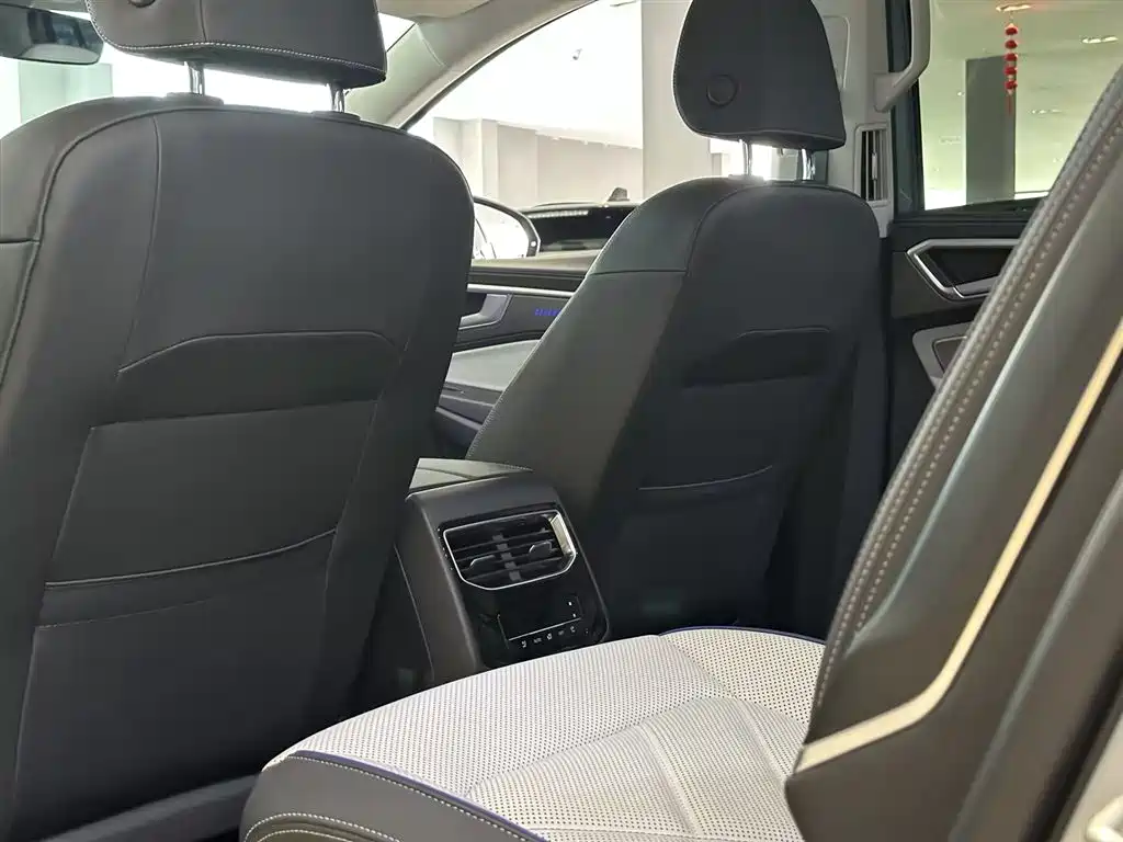 Volkswagen Talagon 2025 450TSI R-Line 6-Seater фото 8