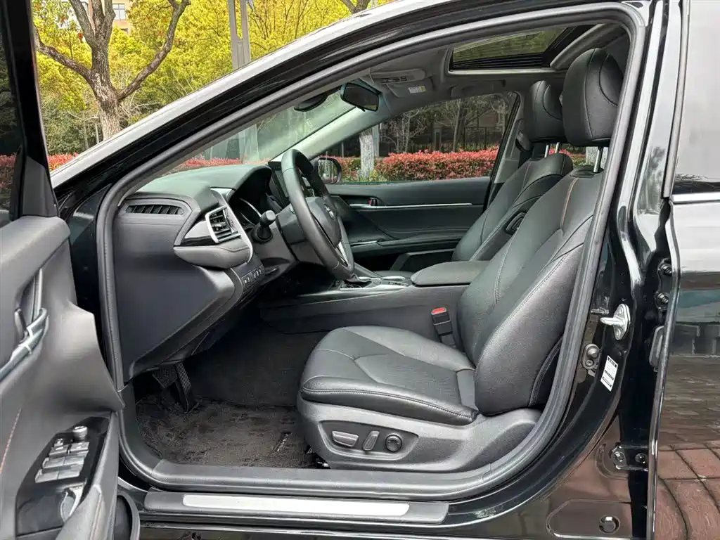 Toyota Camry 2021 2.0G Luxury Edition фото 4