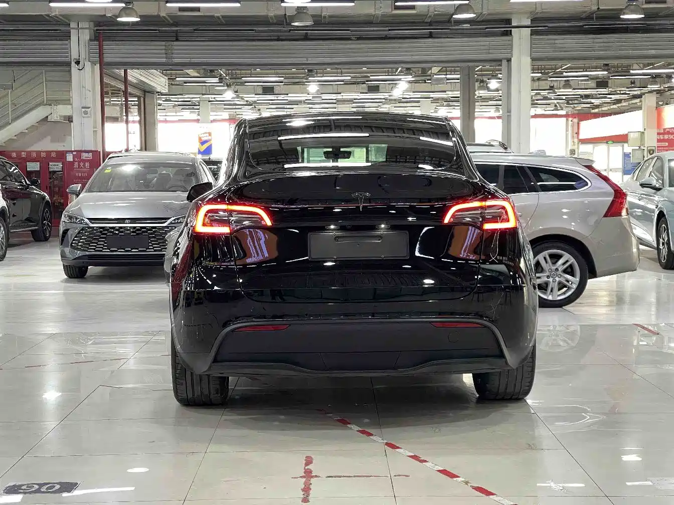 TESLA MODEL Y