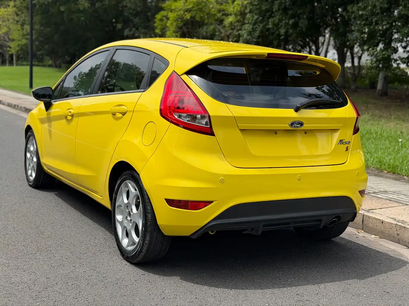 Фото 7 - Ford Fiesta