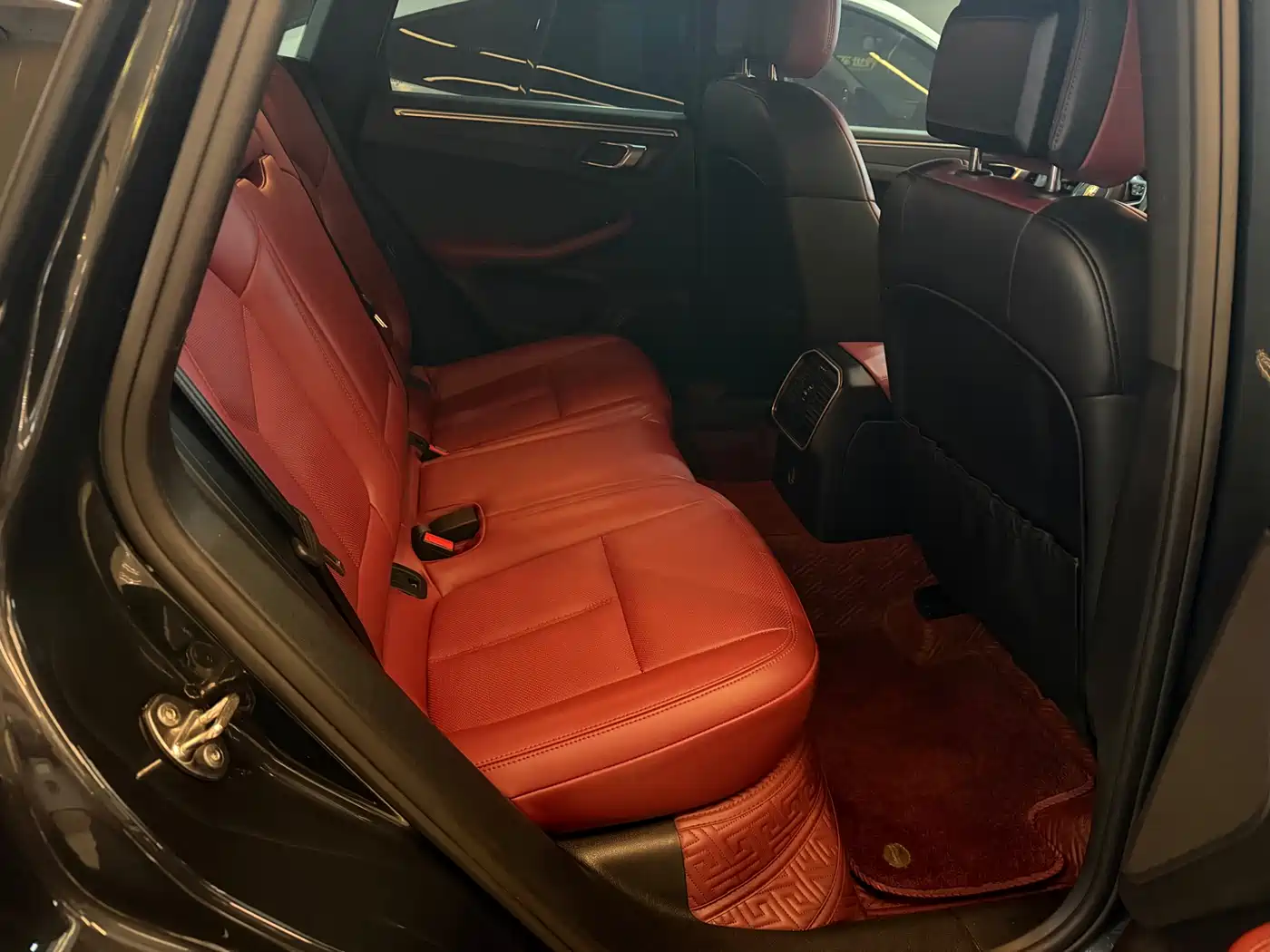 Porsche Macan 2018 Macan 2.0T фото 11