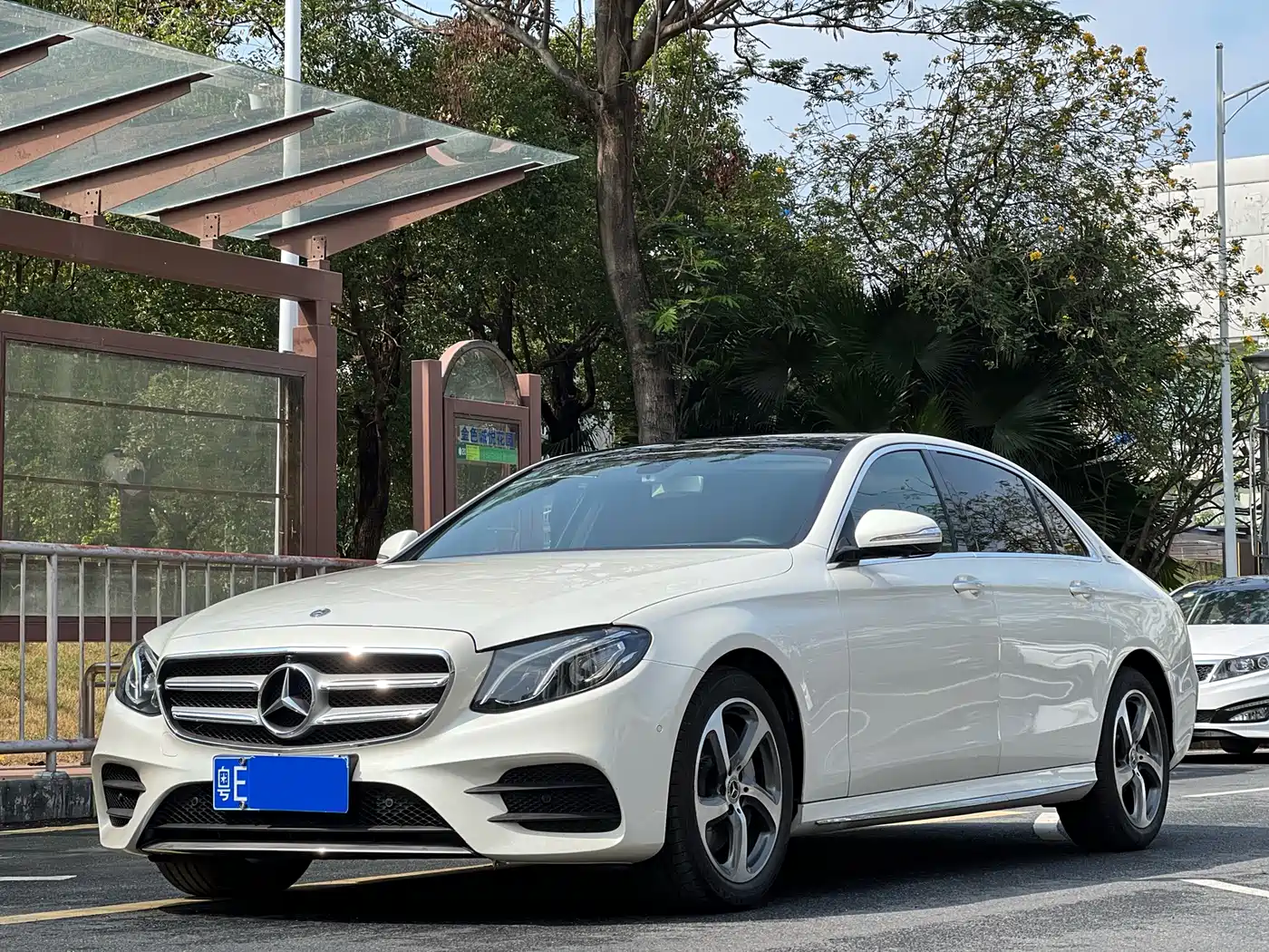 Mercedes-Benz E-Class 2017 E 300 L Sport Luxury фото 13
