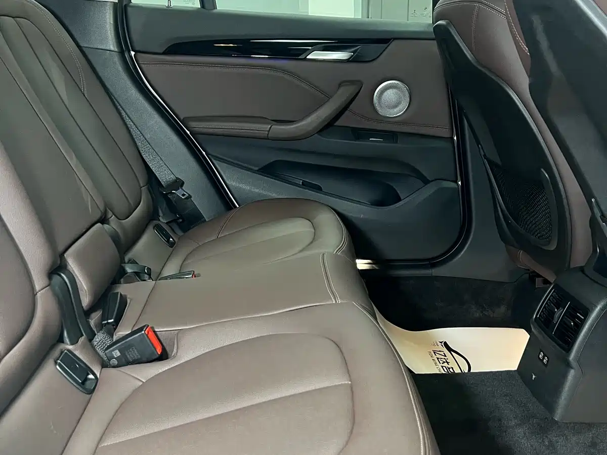 BMW X1 2021 Facelift sDrive20Li Fashion фото 17