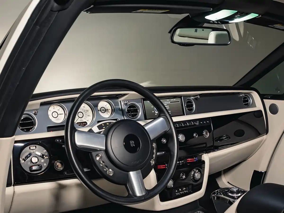 Фото 23 - Rolls-Royce Phantom