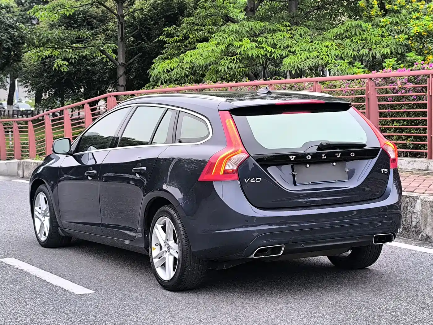 Volvo V60 2014 2014 Model Year Facelift T5 Inscription