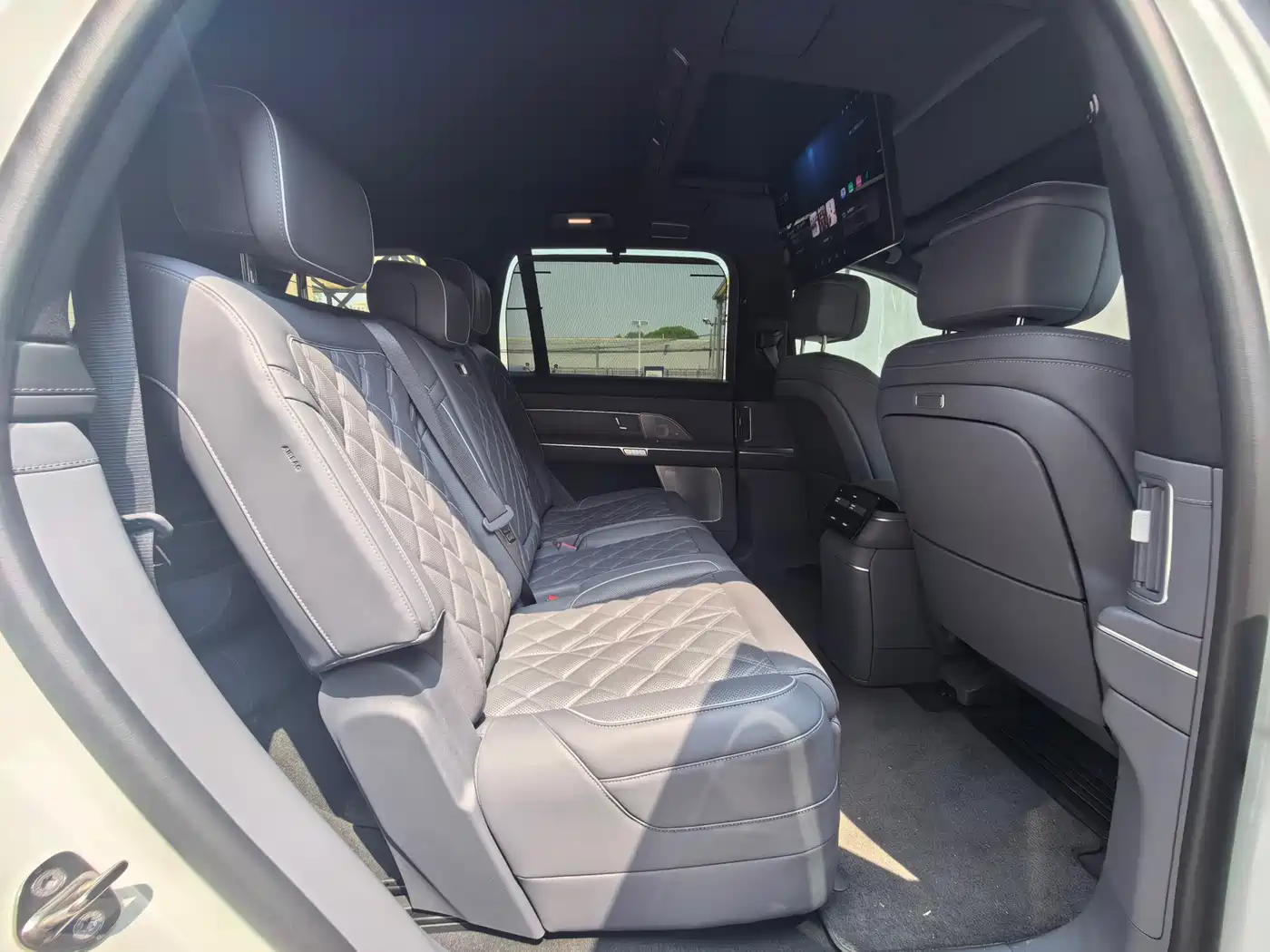 NIO ES8 2025 Base Model 7-Seater фото 52