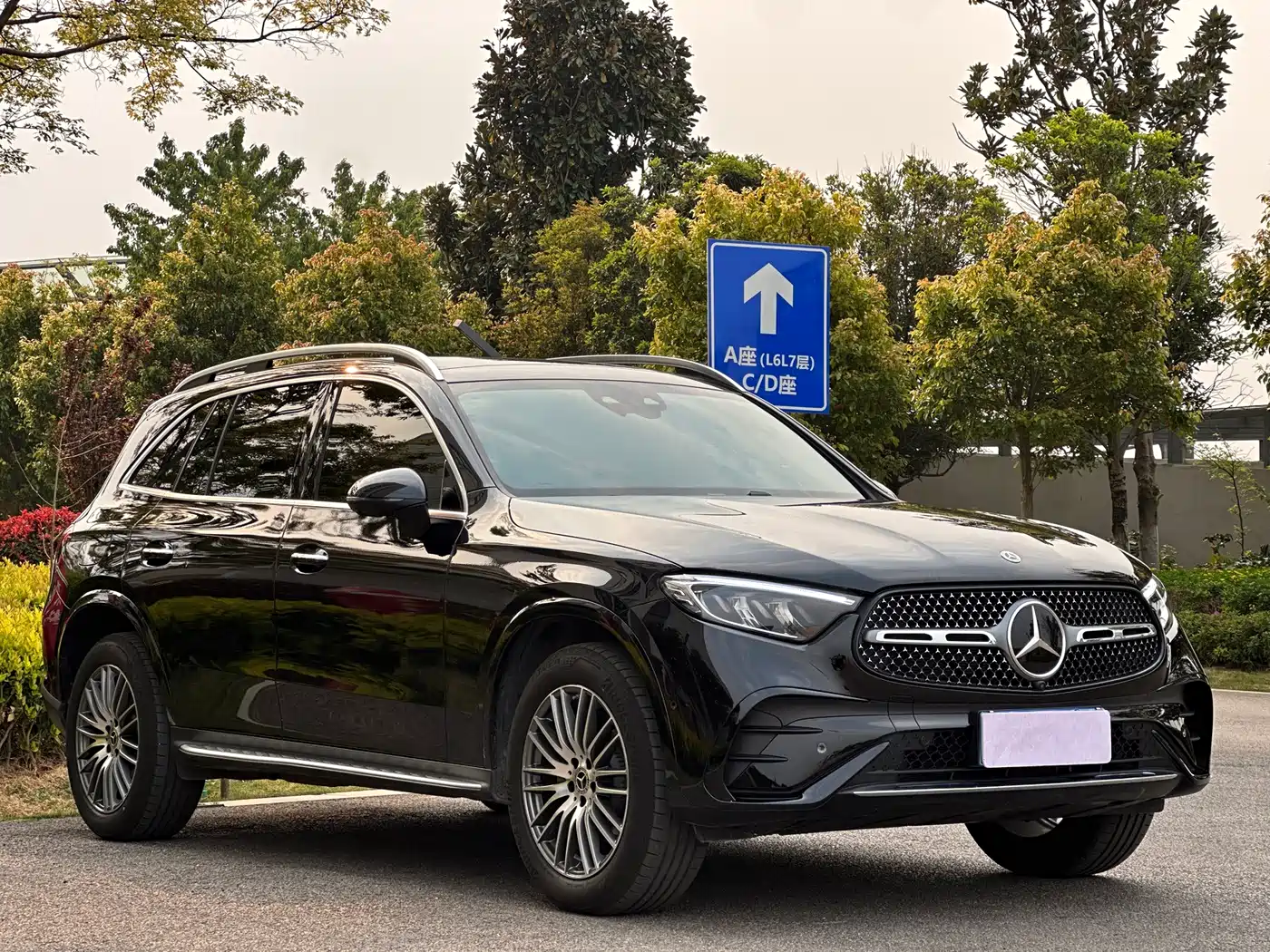 Mercedes-Benz GLC 2026 GLC 300 L 4MATIC Sport 5-Seater фото 3