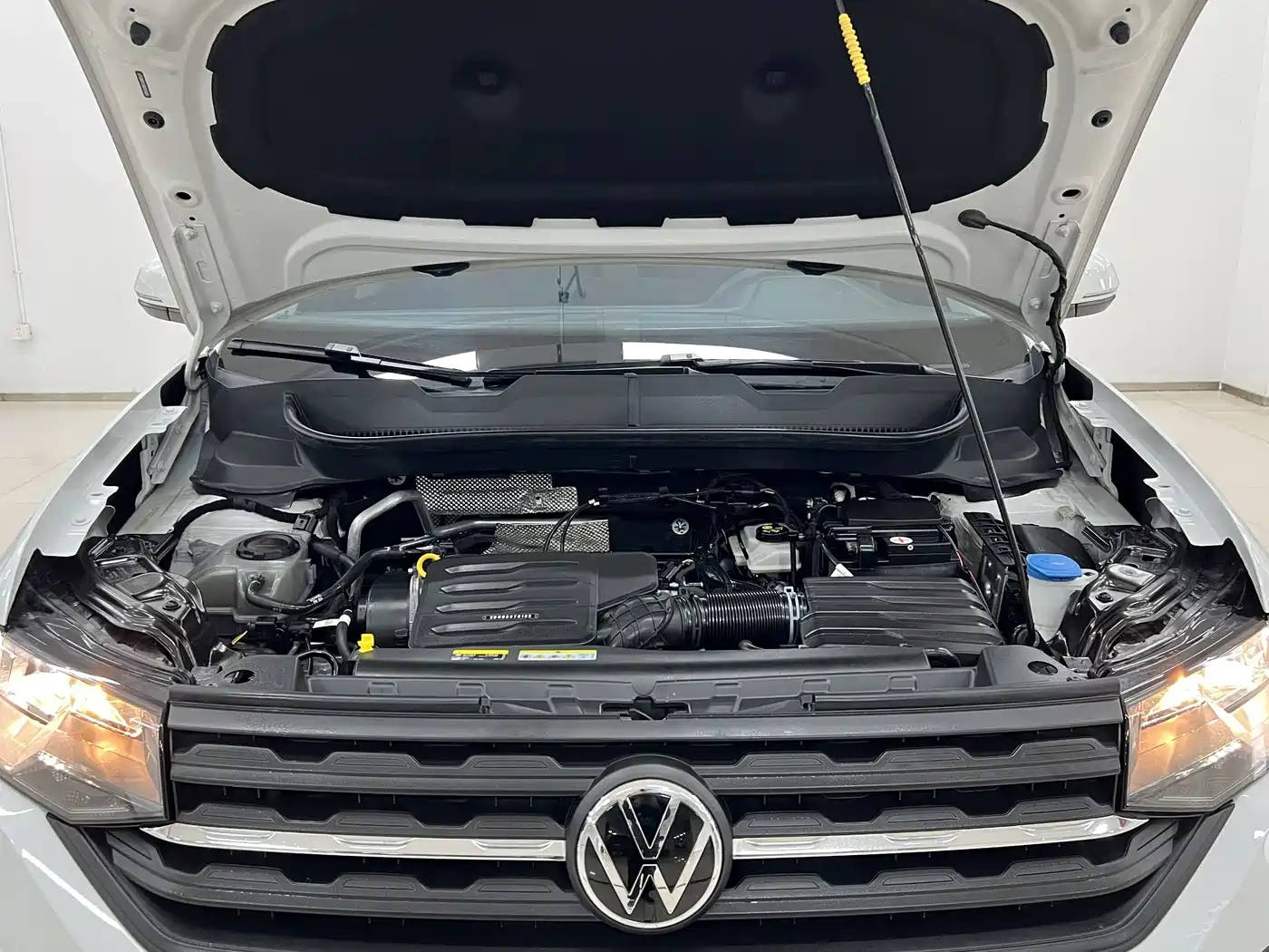 VOLKSWAGEN EXPLORING THE SHADOW