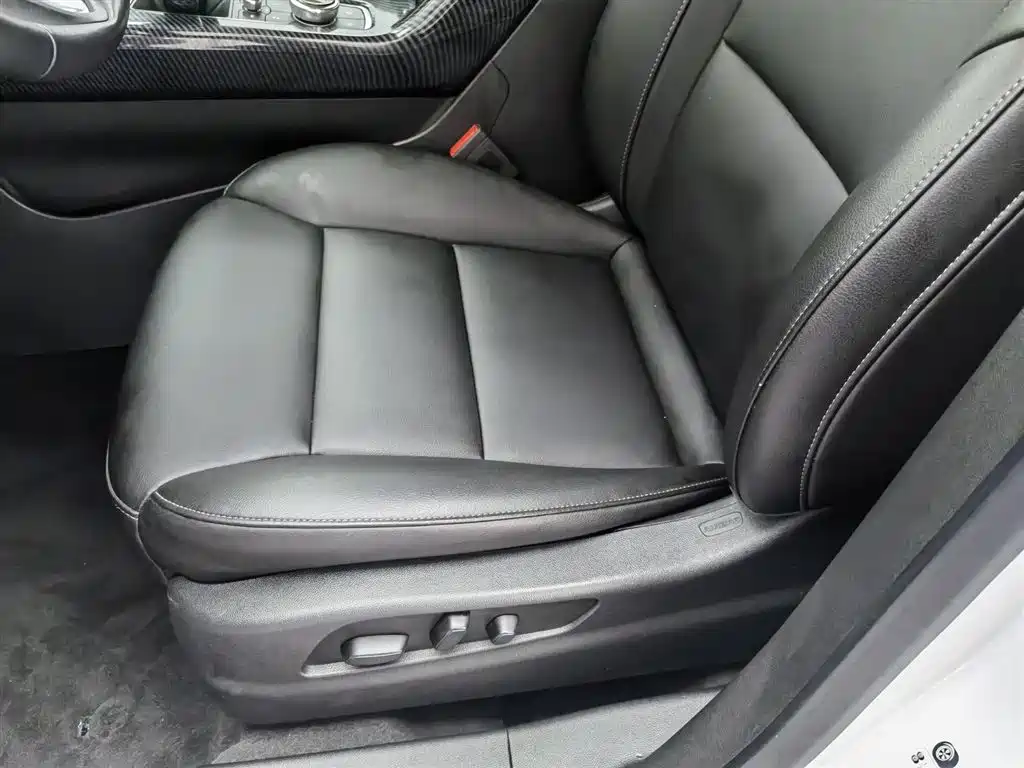 Cadillac XT4 2018 Model 28T 2WD Luxury фото 20