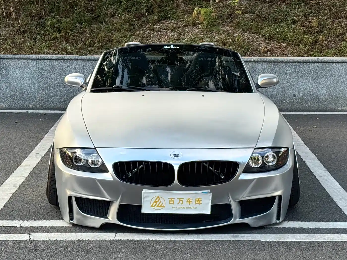 BMW Z4 2006 2.5si Convertible Sports Car